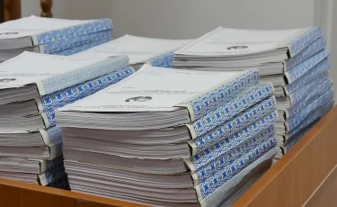 Екі балаға бес жыл бойы қорлық көрсетіп келген күдіктіге қатысты тергеу аяқталды