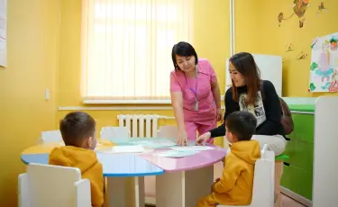 В Казахстане обновляется модель патронажной службы для поддержки беременных и детей