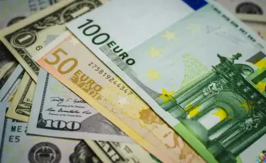 Курс евро и доллара в обменниках Астаны и Алматы 7 августа 2025