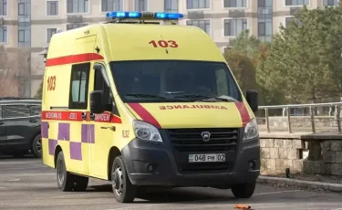 Павлодарда 40 жастағы ер адам биіктен құлап, мерт болды