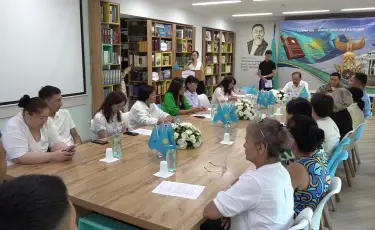 Ұстанған бағыт, мемлекеттің саясаты әдебиетте көрініс табу керек - Әділғазы Қайырбеков