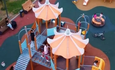 В Алатауском районе Алматы открылась новая игровая площадка для детей