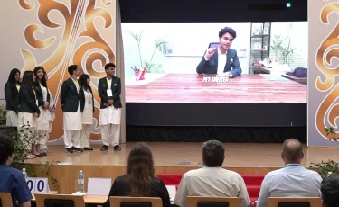 Юные гении: в Алматы школьники из пяти стран решают научные задачи