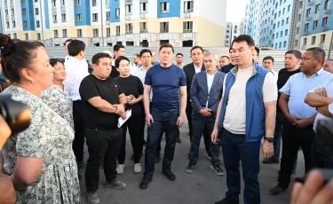 Алматы әкімі «Тамарикс» тұрғын үй кешенінің тұрғындарымен кездесті