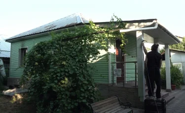 Талғардағы қанды қылмыс: ерлі-зайыптыларды пышақтап кеткен күдікті іздестіріліп жатыр