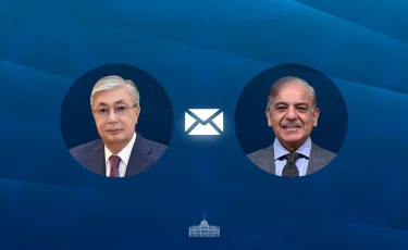 Глава государства поздравил Премьер-министра Пакистана Шахбаза Шарифа