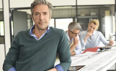 Не берут на работу из-за возраста: новые возможности для заработка