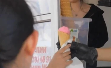 Шымкентте 17 адам балмұздақ жеп, уланды