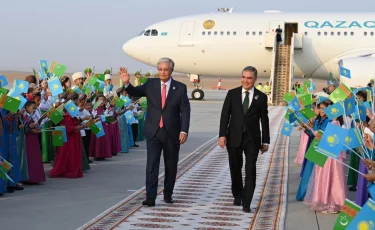 Касым-Жомарт Токаев прибыл в Туркменистан для участия в конференции ООН