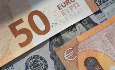 Курс евро и доллара в обменниках Астаны и Алматы 13 сентября 2025