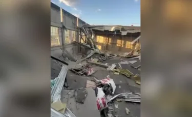 Тяжесть ошибок: в Атырауской области рухнула крыша строящейся школы