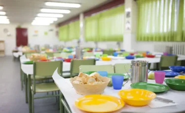 Өзбекстанда 109 бала тамақтан уланып қалды