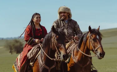 По следам кочевников: супруги едут из Китая в Астану верхом
