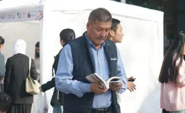 Жазушылармен жүздесу және қызықты іс-шаралар: Алматыда KitapFest-2025 қалай өтіп жатыр