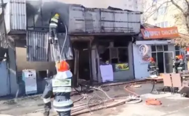 Огненное ЧП: в одном из алматинских кафе вспыхнул пожар