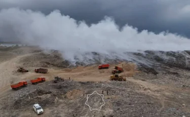 Қоқыс полигонындағы ірі өрт: Алатау қаласында төтенше жағдай жарияланды