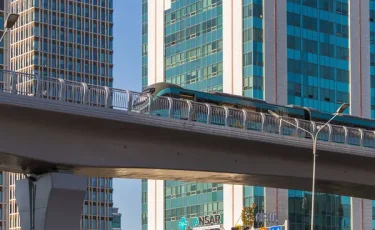 Когда запустится первый поезд LRT - названа точная дата