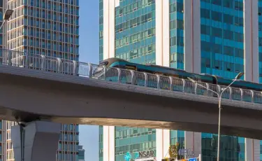 Когда запустится первый поезд LRT - названа точная дата