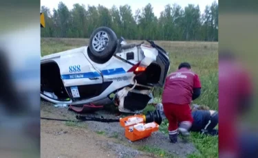 Не справился с управлением: в СКО в ДТП пострадали полицейские