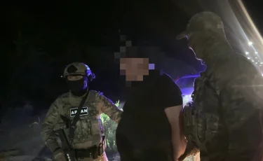 Жетісу облысында әйелі күйеуі мен ұлының жұмысын үйлестіріп, есірткі жеткізіп отырған