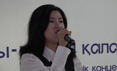 Талантливые студенты поздравили алматинцев с предстоящим Днем города