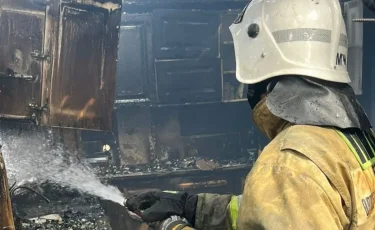 ТЖМ құтқарушылары Алматыда ірі өрттің таралуына жол бермеді