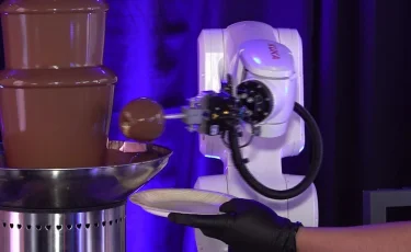 Digital Fest Almaty: алматылықтарға роботтар қызмет көрсетіп жатыр