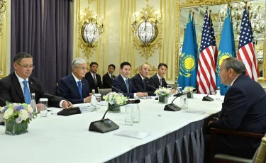 Глава государства принял президента корпорации Cameco Тима Гитцеля