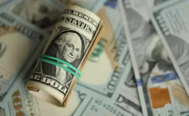 Без рывков: что происходит с долларом в Казахстане