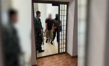 Дерзкое ограбление: трое мужчин в масках ворвались в дом алматинского бизнесмена