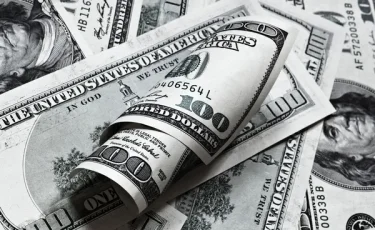 Без скачка, но в рост: что происходит с долларом в Казахстане