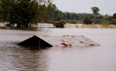 Филиппин мен Тайваньда «Рагас» тайфуны бірнеше адамның өмірін қиды