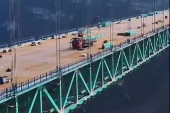 Небо под ногами: в Китае открылся новый мост-рекордсмен