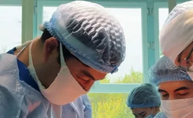 Коксартроз диагнозы қойылған науқасқа жамбас буынын ауыстыру отасы сәтті жасалды