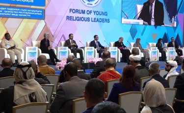 Діндер көшбасшыларының съезінде нейрожелінің пайдасы мен кері әсері талқыланады