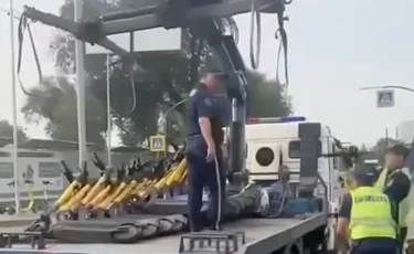 Электросамокаты под контролем: в Алматы нарушителей отправляют на штрафстоянку