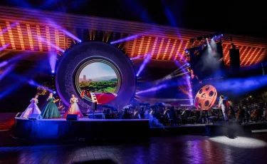 Алматыда Қала күні тойланып жатыр: Абай алаңында опера және балет жауһарлары шырқалды