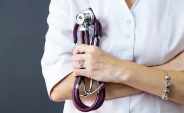 В области Абай реализуют медицинские проекты за счет возвращенных в страну активов