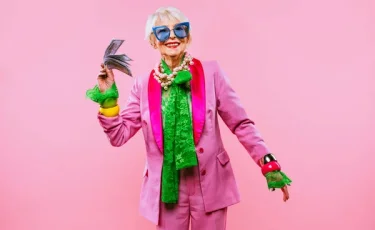 Для тех, кому за 50: шесть ошибок в гардеробе, которые делают вас старше