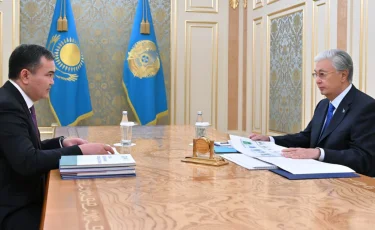 Глава государства провел встречу с акимом Астаны Женисом Касымбеком