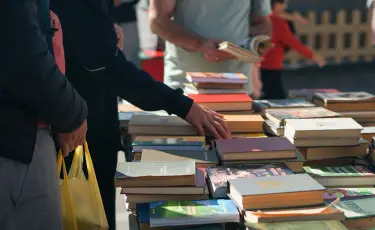 Сюрпризы, скидки и живые истории: чем удивляет KitapFest 2025 на Арбате