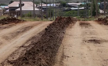 Автобусқа жету мұң: Ақтөбе іргесіндегі ауыл тұрғындары медігер жұмысына наразы