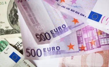 Курс евро и доллара в обменниках Астаны и Алматы 21 сентября 2025