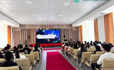 В Алматы проходят занятия по финансовой безопасности для школьников