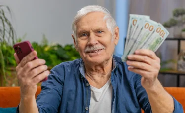 Пенсия под миллион: кто в Казахстане получает самые большие выплаты