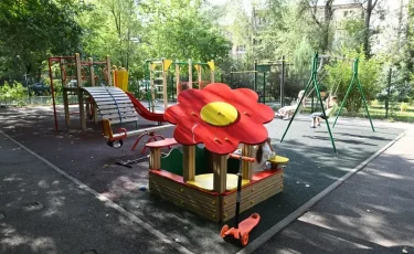 Алматы встречает День города: Алмалинский район обновил дворы для жителей