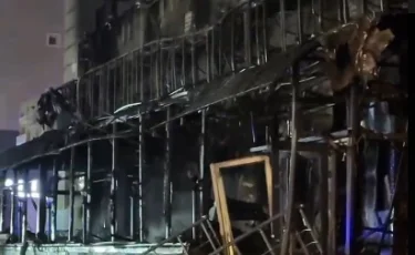 Крупный пожар в Астанинском кафе: повреждены восемь квартир