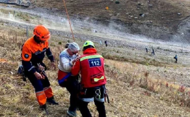 Зависли в облаках: на «Шымбулаке» остановилась канатная дорога