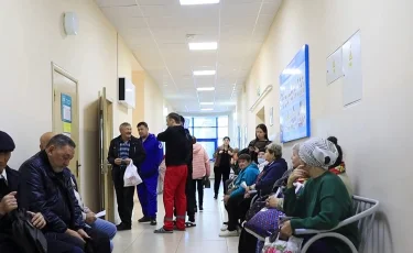 Без очереди никак: жители Петропавловска жалуются на хаос в поликлинике