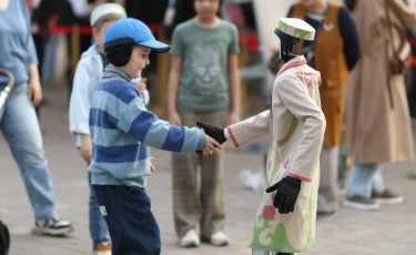 Digital Fest Almaty: роботы и технологии будущего на пешеходной улице Панфилова